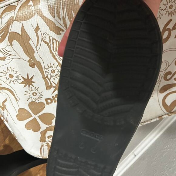 Classic Crocs Heart Print Sandal with Jibitz! - Picture 7 of 8